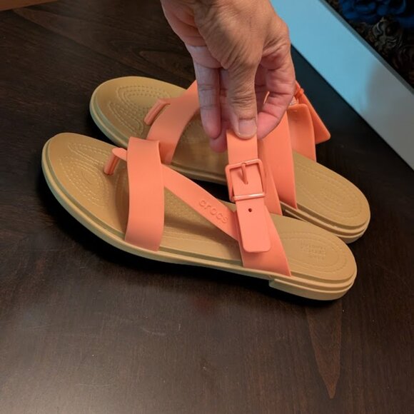 B31 CROCS Tulum Toe Post Sandals - Picture 6 of 6